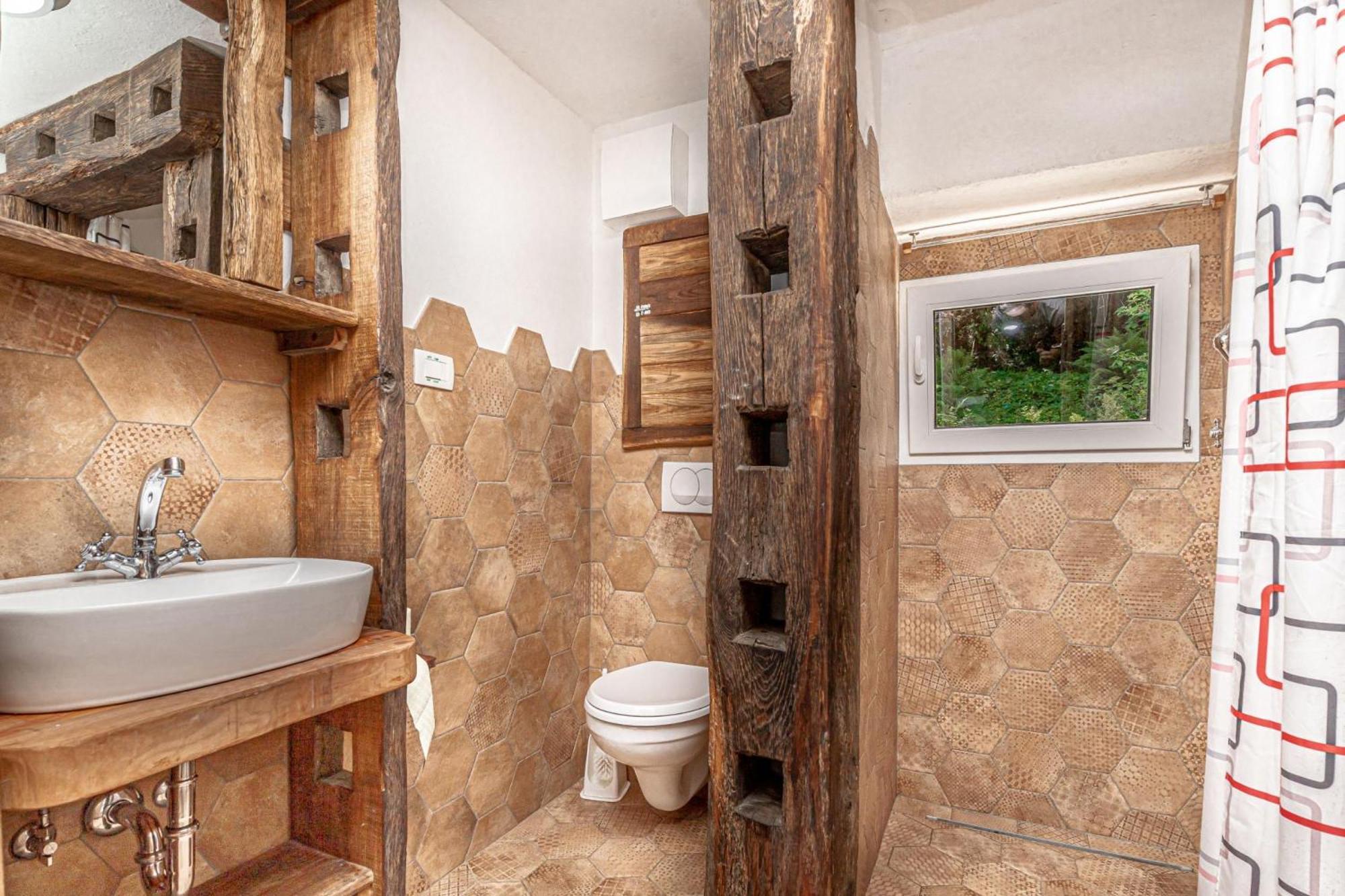 House By The Stream - Happy Rentals Avce 外观 照片