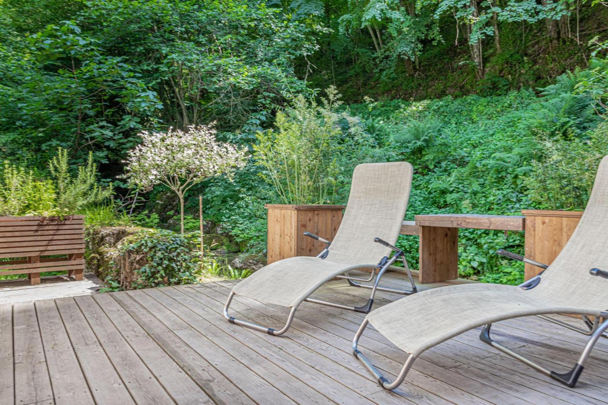 House By The Stream - Happy Rentals Avce 外观 照片